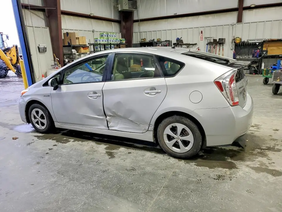 2015 TOYOTA PRIUS TWO  
