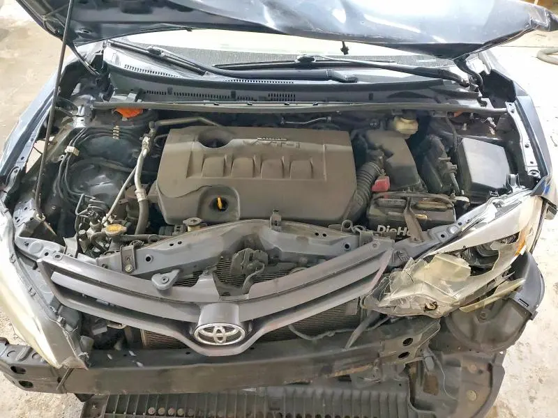 2015 TOYOTA COROLLA LE PLUS  