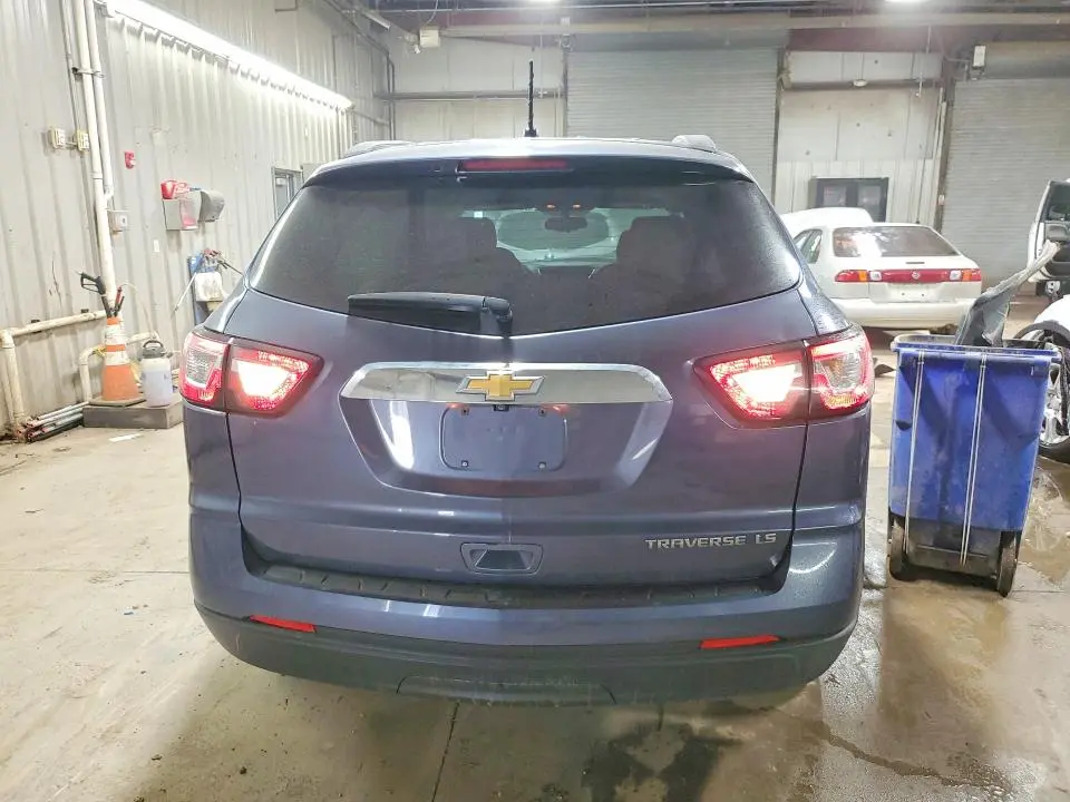 2014 CHEVROLET TRAVERSE LS  