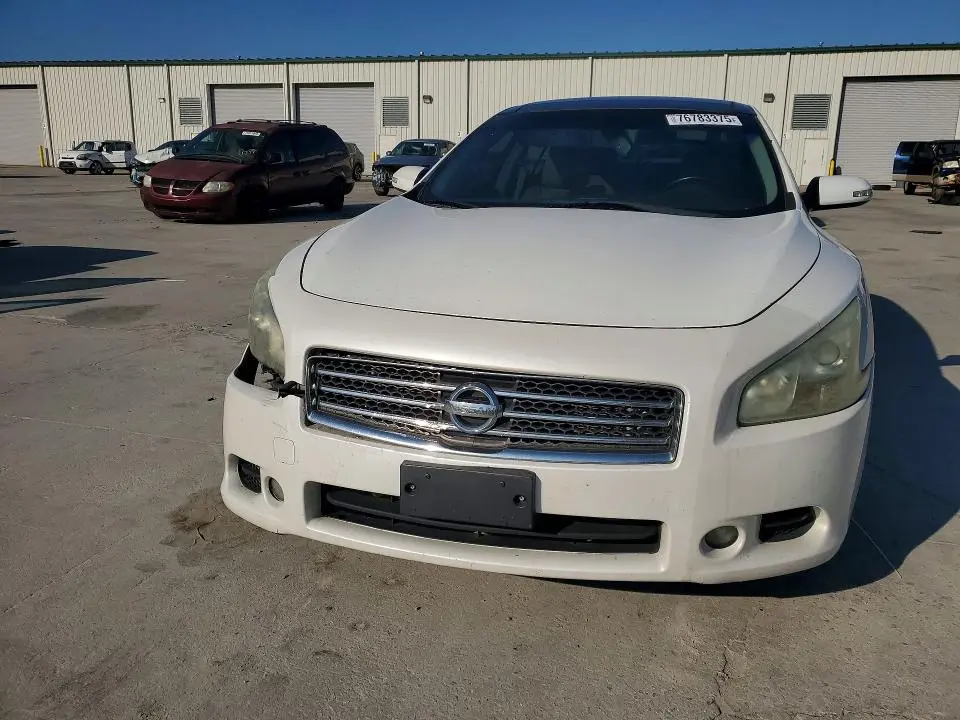 2011 NISSAN MAXIMA S  