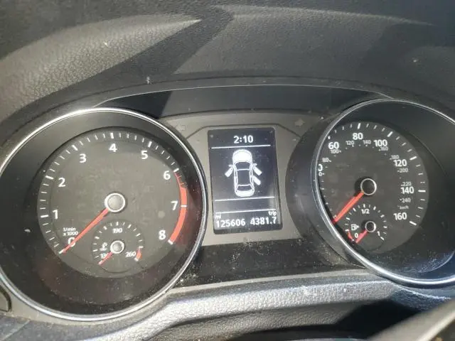 2016 VOLKSWAGEN PASSAT SE  