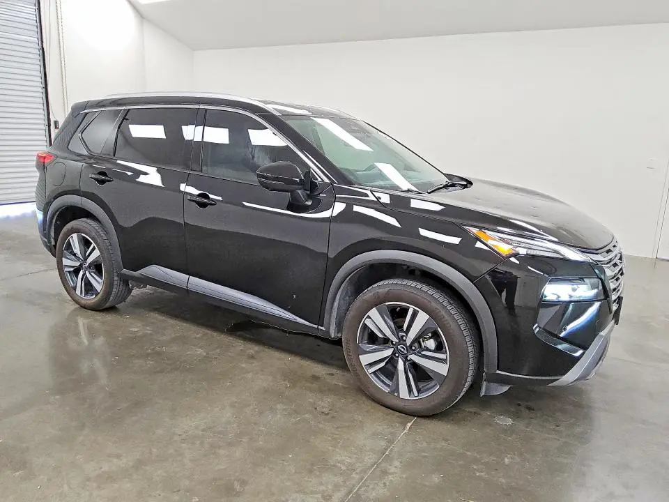2025 NISSAN ROGUE SL  