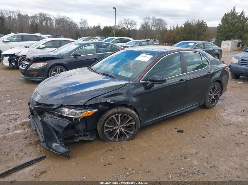 2018 TOYOTA CAMRY SE