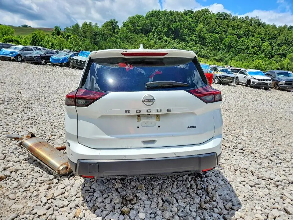 2025 NISSAN ROGUE SV  