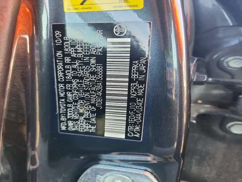 2010 TOYOTA YARIS BASE  