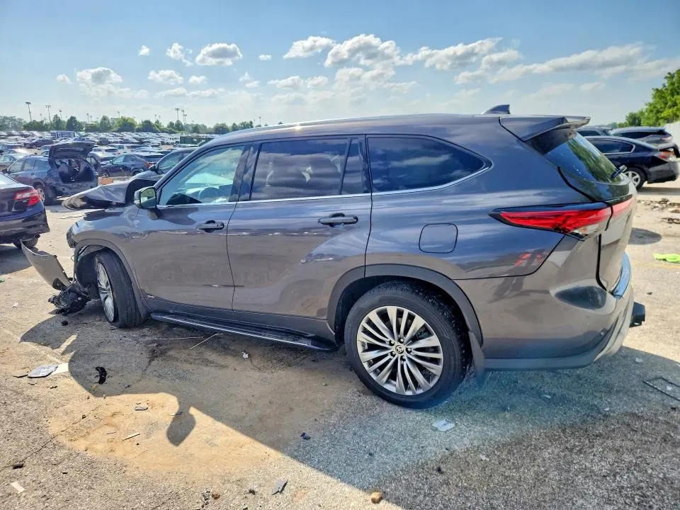 2022 TOYOTA HIGHLANDER HYBRID PLATINUM  