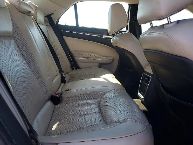 2018 CHRYSLER 300 LIMITED  