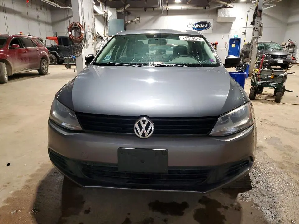 2013 VOLKSWAGEN JETTA BASE  