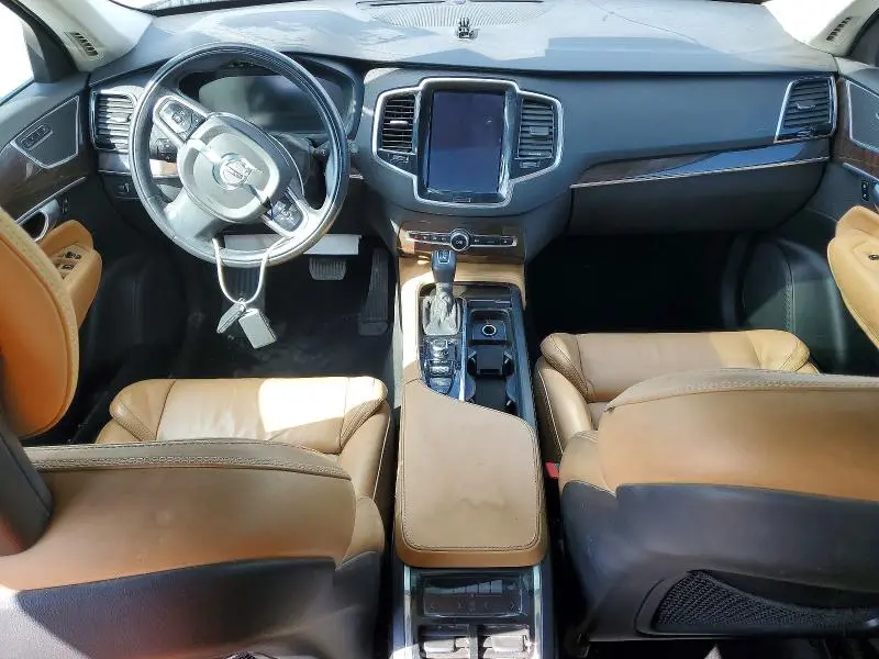 2016 VOLVO XC90 T6  