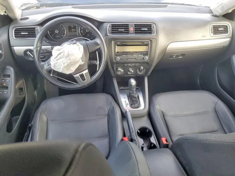 2013 VOLKSWAGEN JETTA SE  