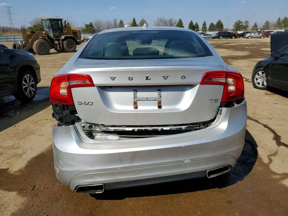 2016 VOLVO S60 PREMIER  