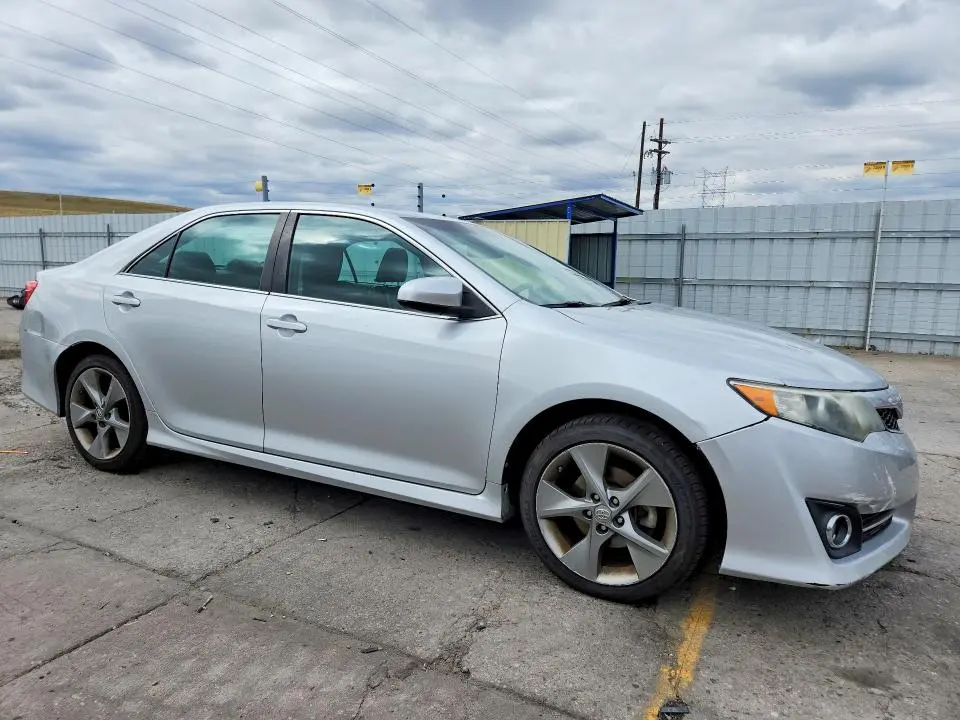 2013 TOYOTA CAMRY SE V6  
