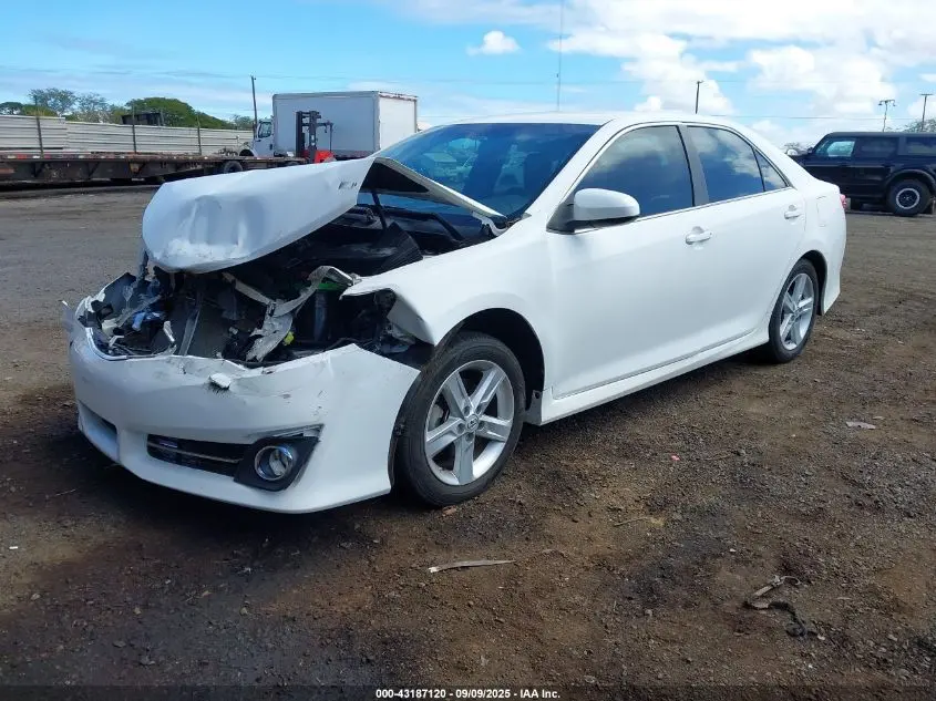 2014 TOYOTA CAMRY SE/SE SPORT