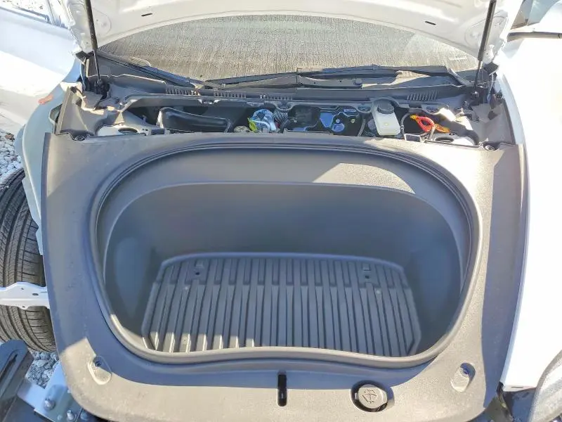 2026 TESLA MODEL 3   