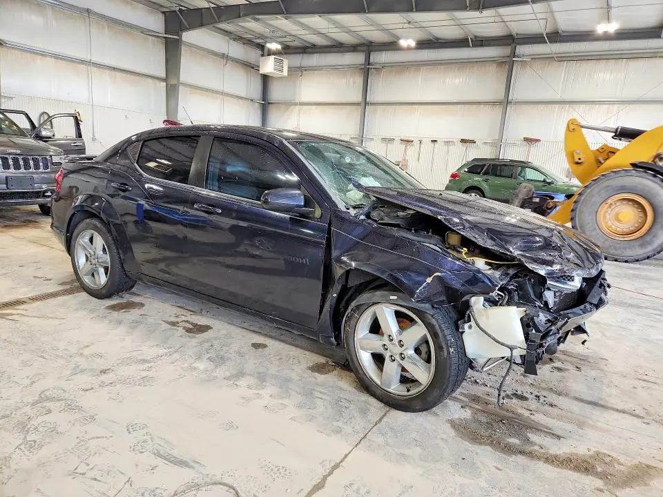 2011 DODGE AVENGER LUX  