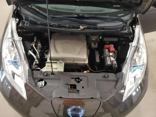 2016 NISSAN LEAF SV