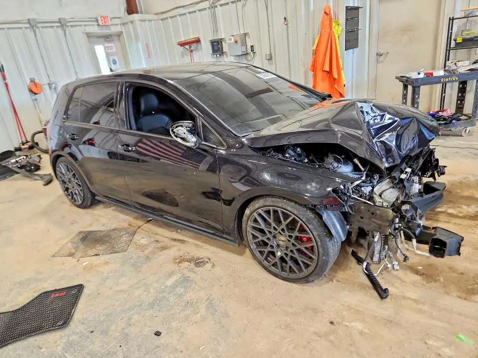 2021 VOLKSWAGEN GTI S  