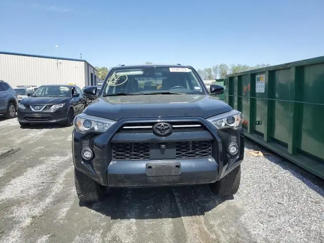 2023 TOYOTA 4RUNNER SE