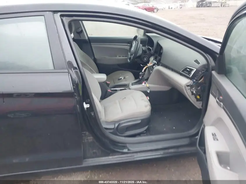 2018 HYUNDAI ELANTRA SE