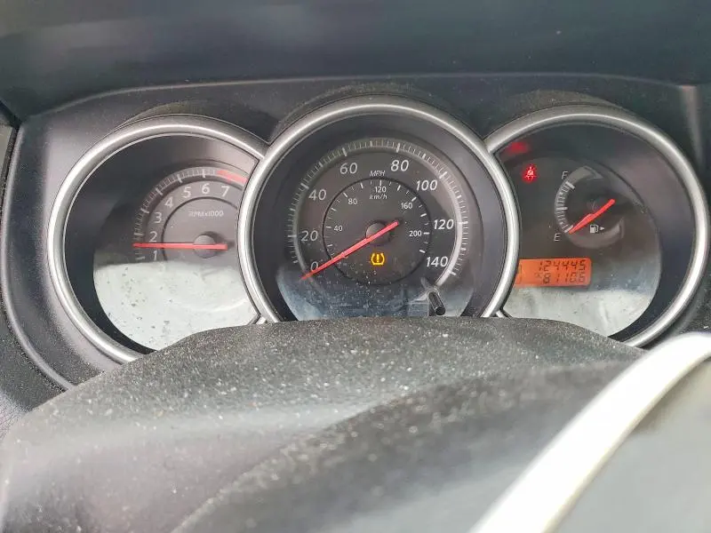 2011 NISSAN VERSA 1.8 S  