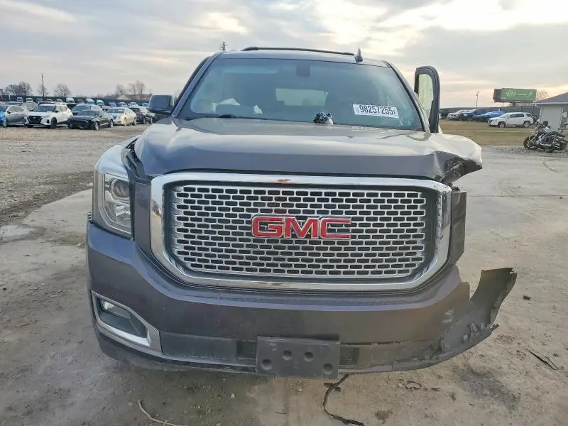 2017 GMC YUKON XL K1500 SLE  