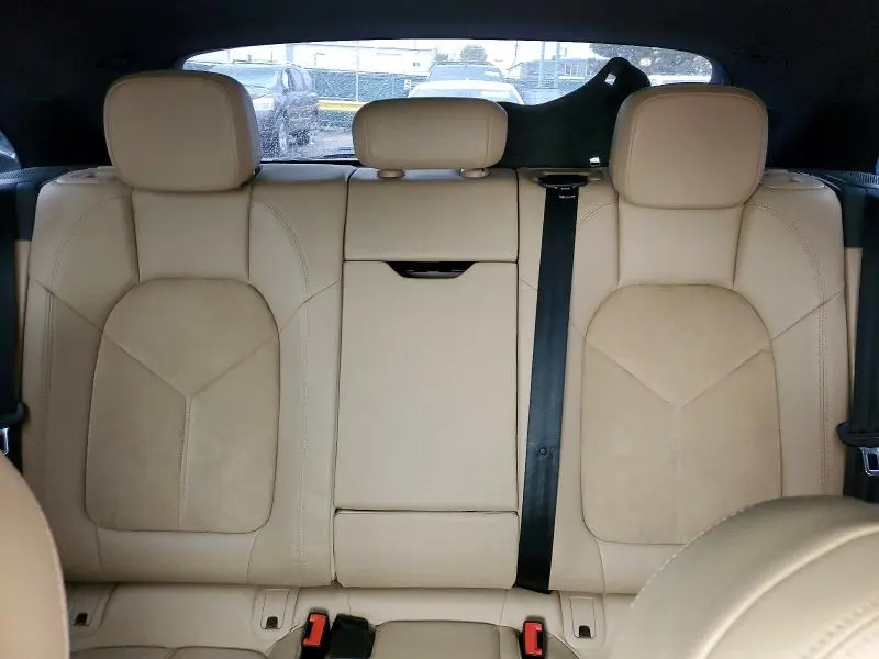 2021 PORSCHE MACAN   