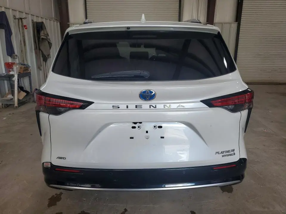 2024 TOYOTA SIENNA PLATINUM 7-PASSENGER  