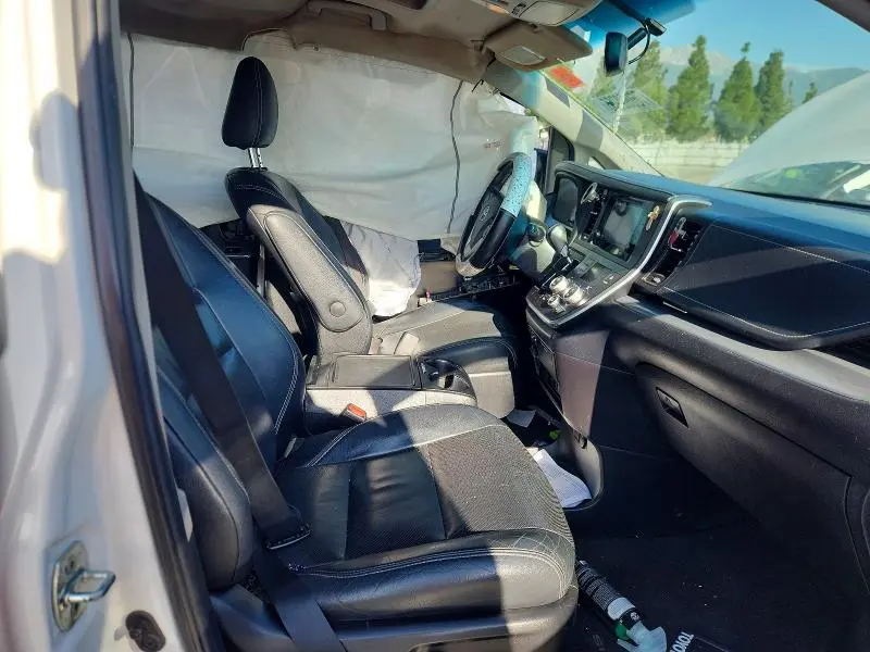 2015 TOYOTA SIENNA SPORT  