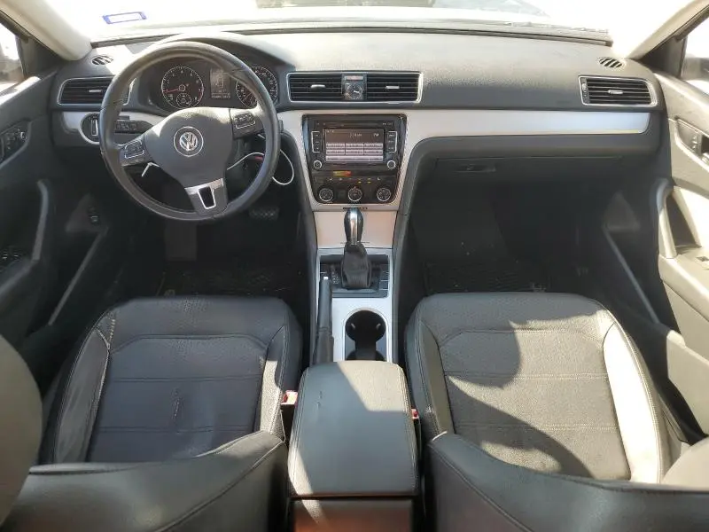 2013 VOLKSWAGEN PASSAT SE  