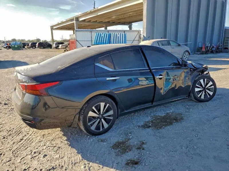 2021 NISSAN ALTIMA SV  