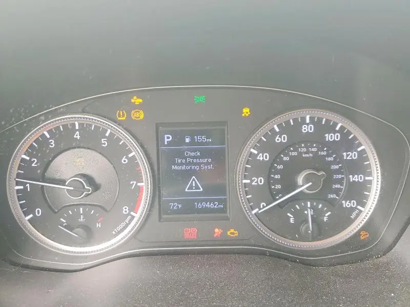 2019 HYUNDAI SANTA FE SE  