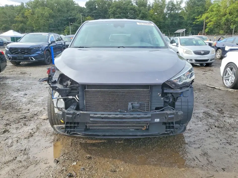 2021 HYUNDAI TUCSON SE  