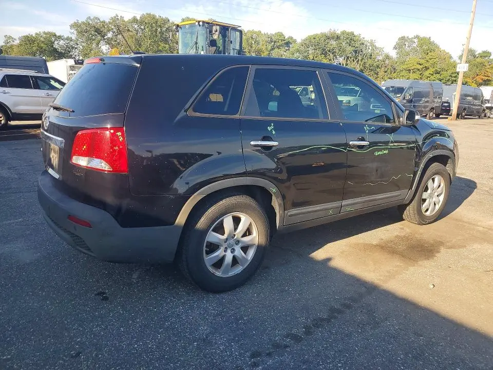 2013 KIA SORENTO LX  