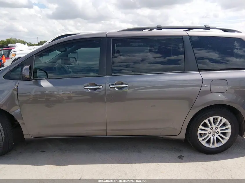 2014 TOYOTA SIENNA XLE V6 8 PASSENGER