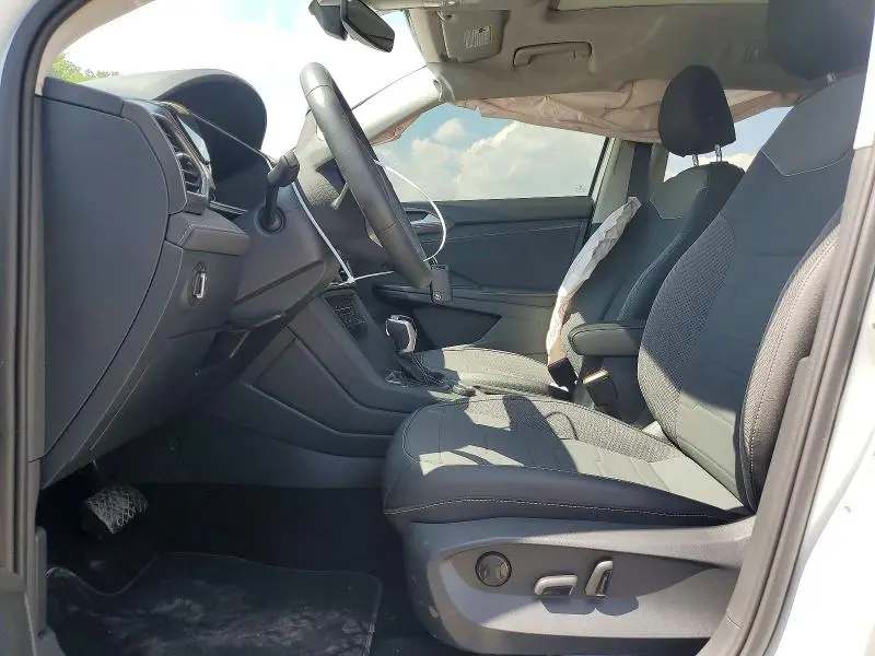 2025 VOLKSWAGEN TAOS SE BLACK  
