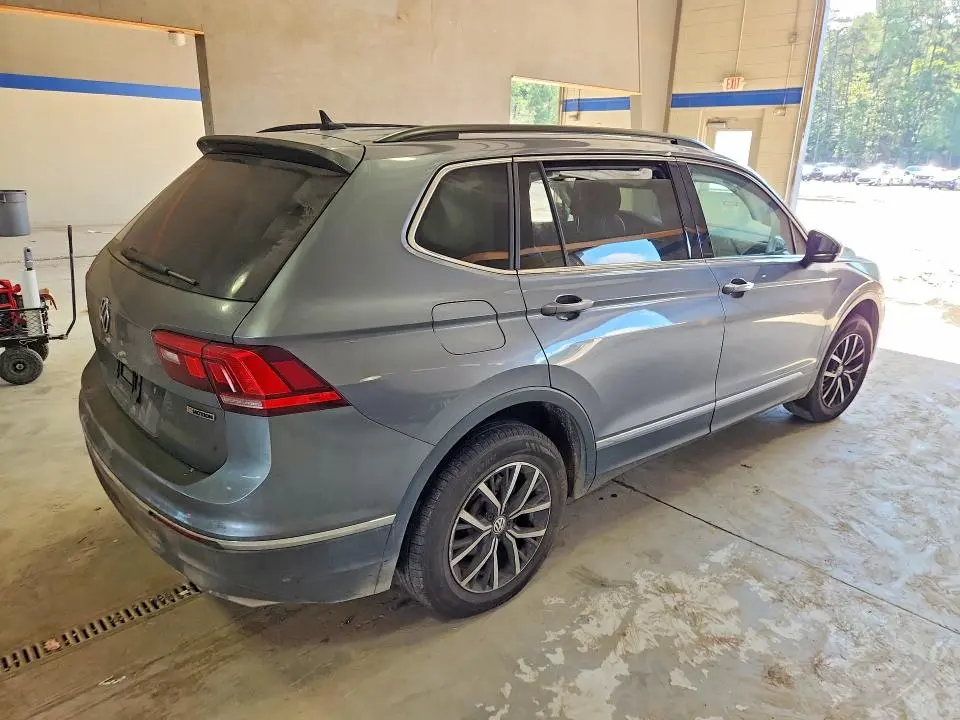 2021 VOLKSWAGEN TIGUAN SE  