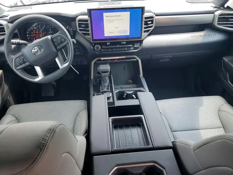2025 TOYOTA TUNDRA SR5  