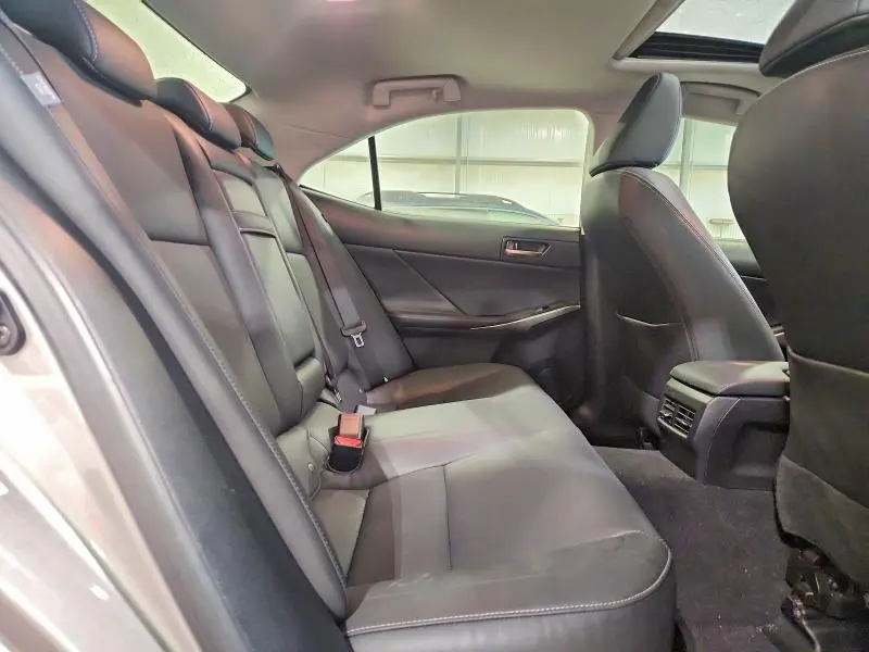2017 LEXUS IS 300  