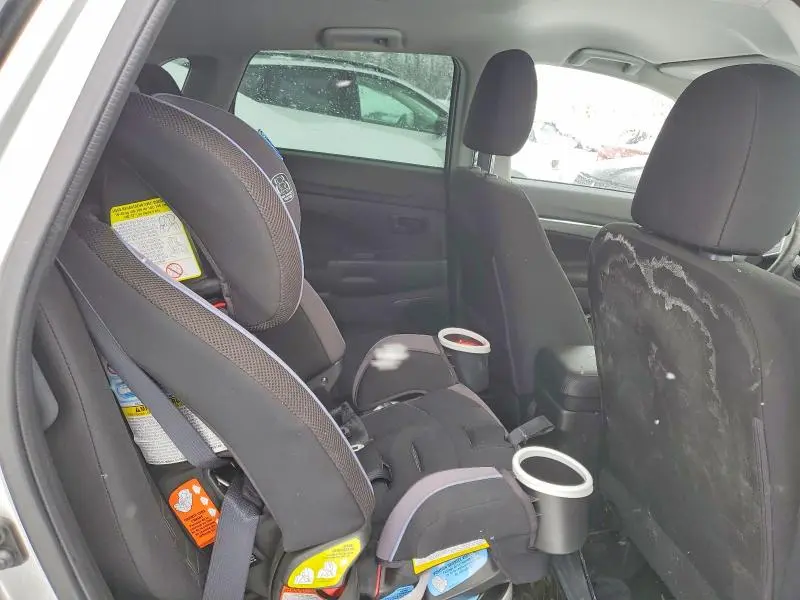 2024 MITSUBISHI RVR ES  