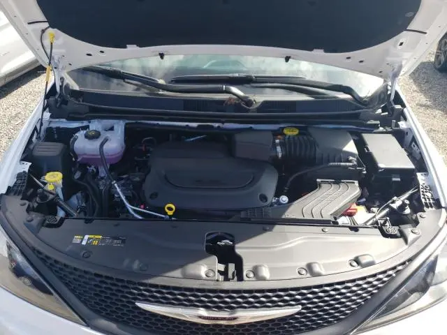 2025 CHRYSLER VOYAGER LX  