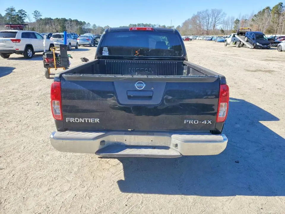 2017 NISSAN FRONTIER S  