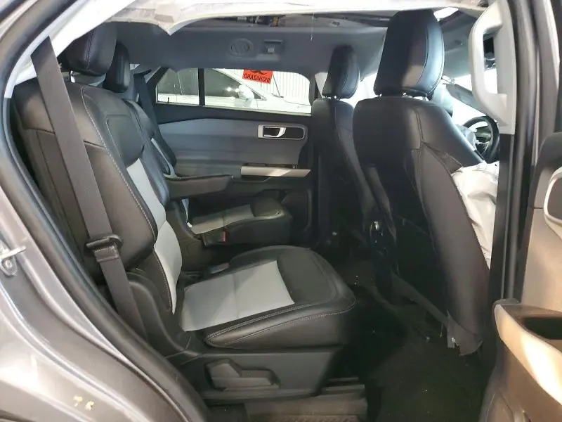 2022 FORD EXPLORER XLT  