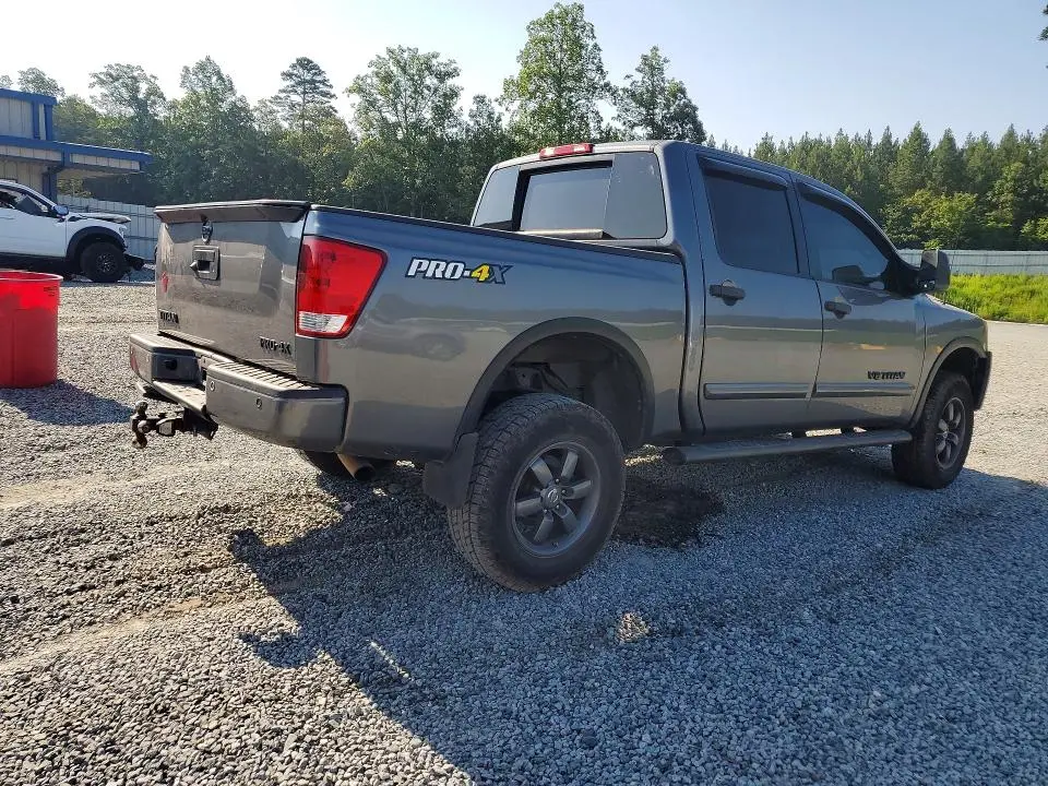 2013 NISSAN TITAN SV  