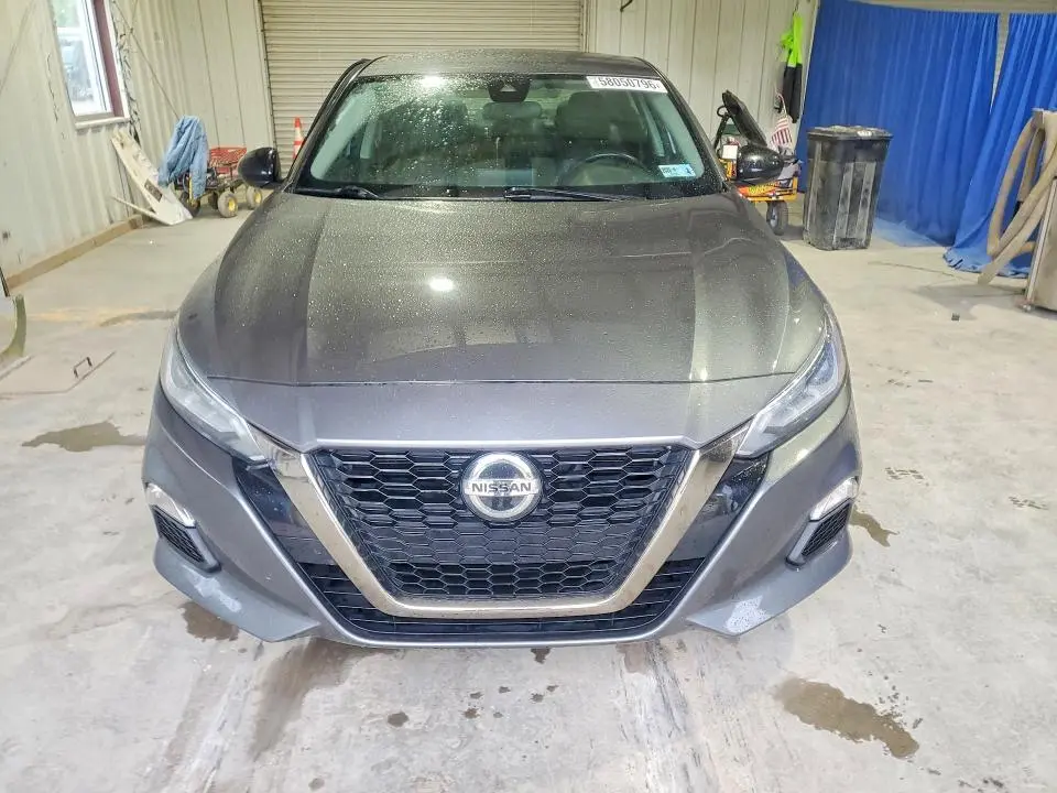 2021 NISSAN ALTIMA SR  