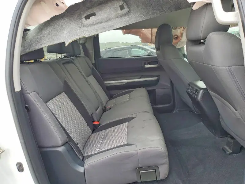 2015 TOYOTA TUNDRA CREWMAX SR5  