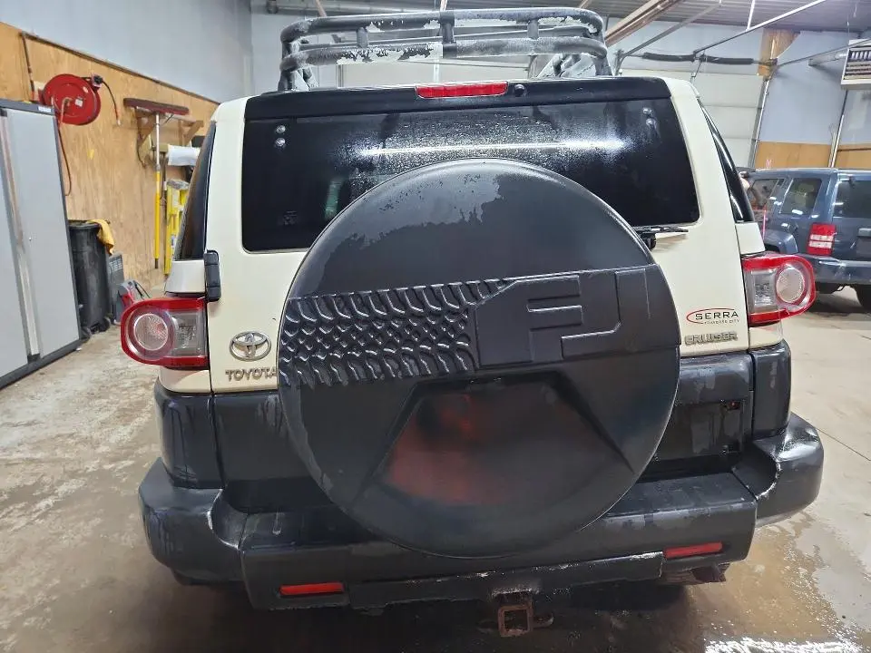 2014 TOYOTA FJ CRUISER BASE  