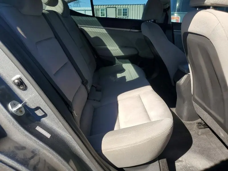 2018 HYUNDAI ELANTRA SE  