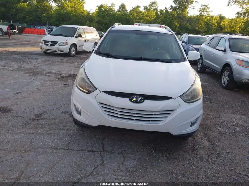 2014 HYUNDAI TUCSON SE