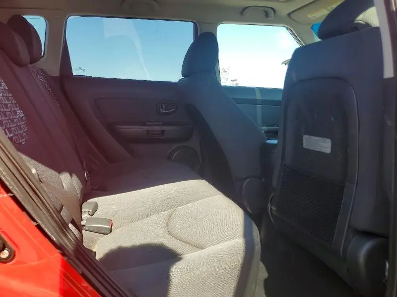 2011 KIA SOUL +  