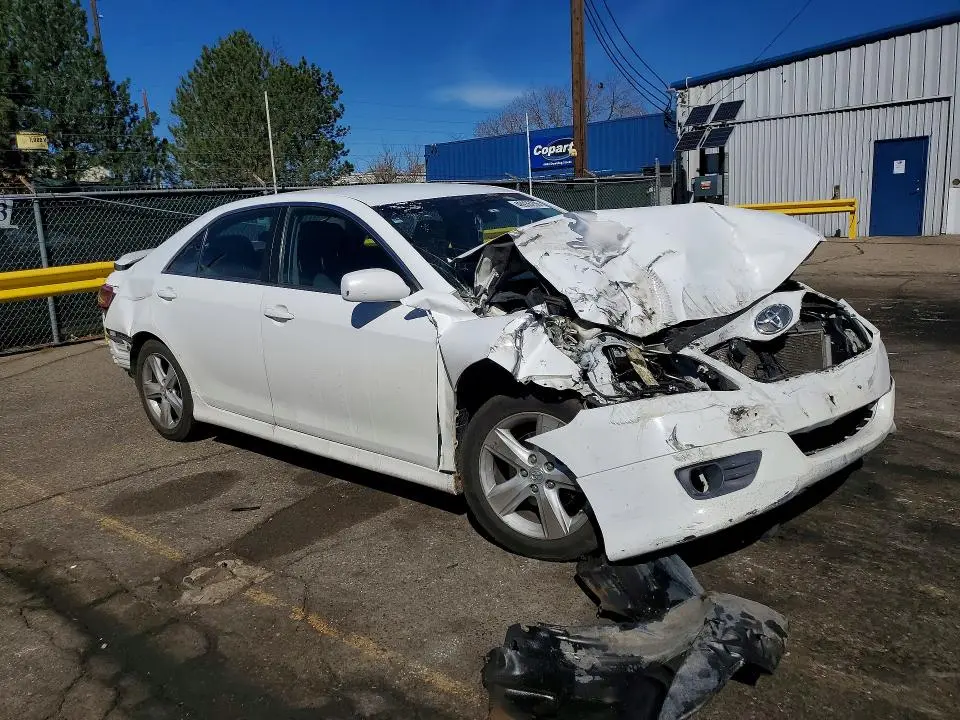 2011 TOYOTA CAMRY SE  